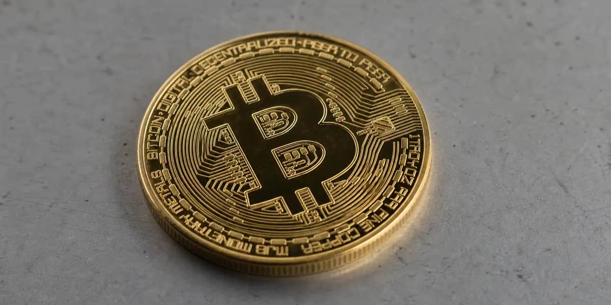 BTC 81,500달러대 약세, ETF 5.27억 유입에도 김치프리미엄 0.8% 유지 [암호화폐 시황]