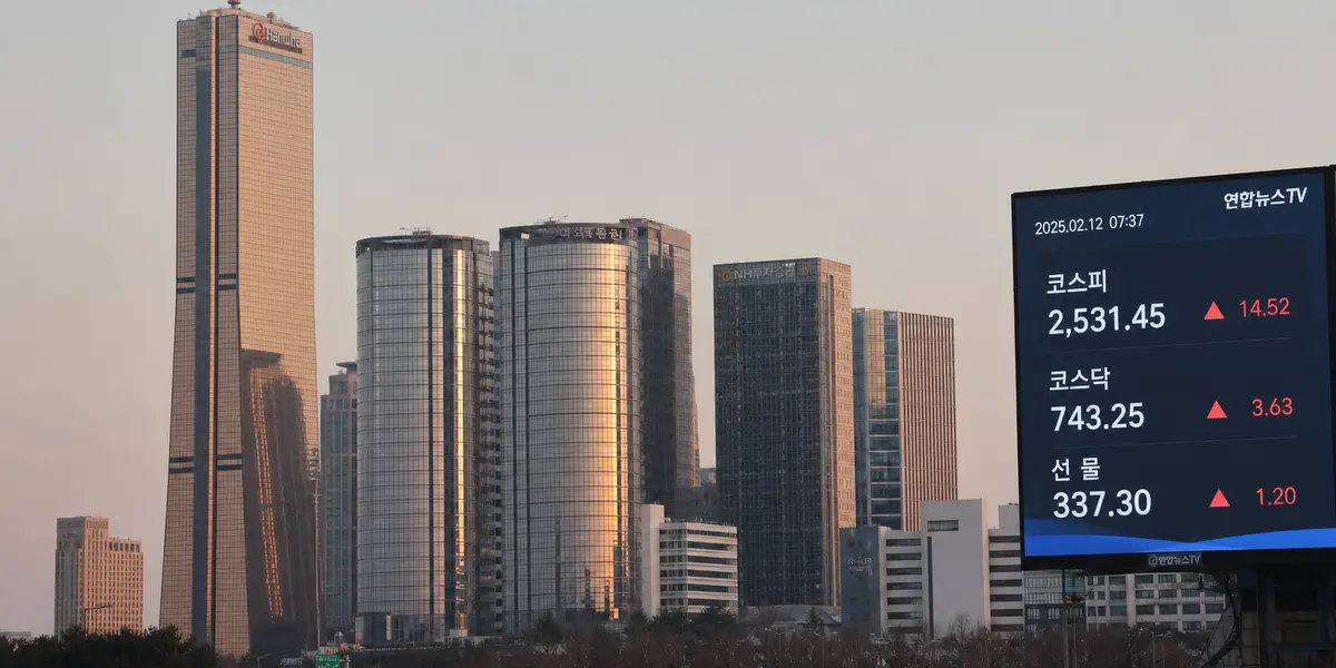 코스피 3.73% 급락, 외국인·기관 매도 폭탄…S&P500은 +0.28% 혼조 [장전 시황]